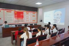 正在实践中将讲堂所学为办事社会